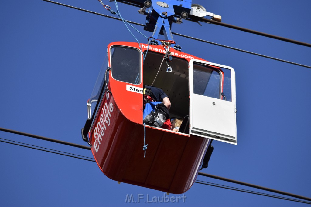 Koelner Seilbahn Gondel blieb haengen Koeln Linksrheinisch P235.JPG - Miklos Laubert